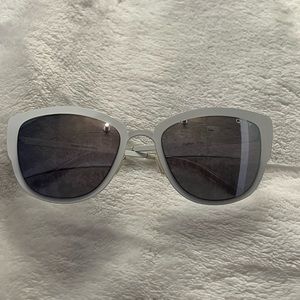 Quay Australia Super Girl Sunglasses White Purple